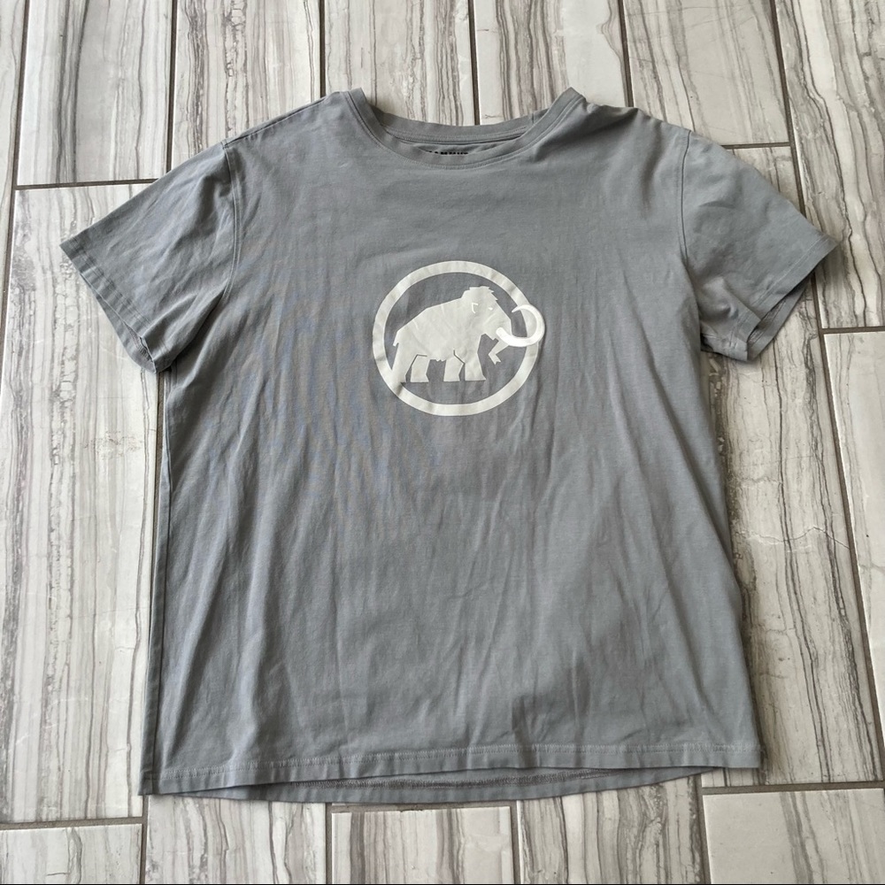NWOT Mammut shirt.